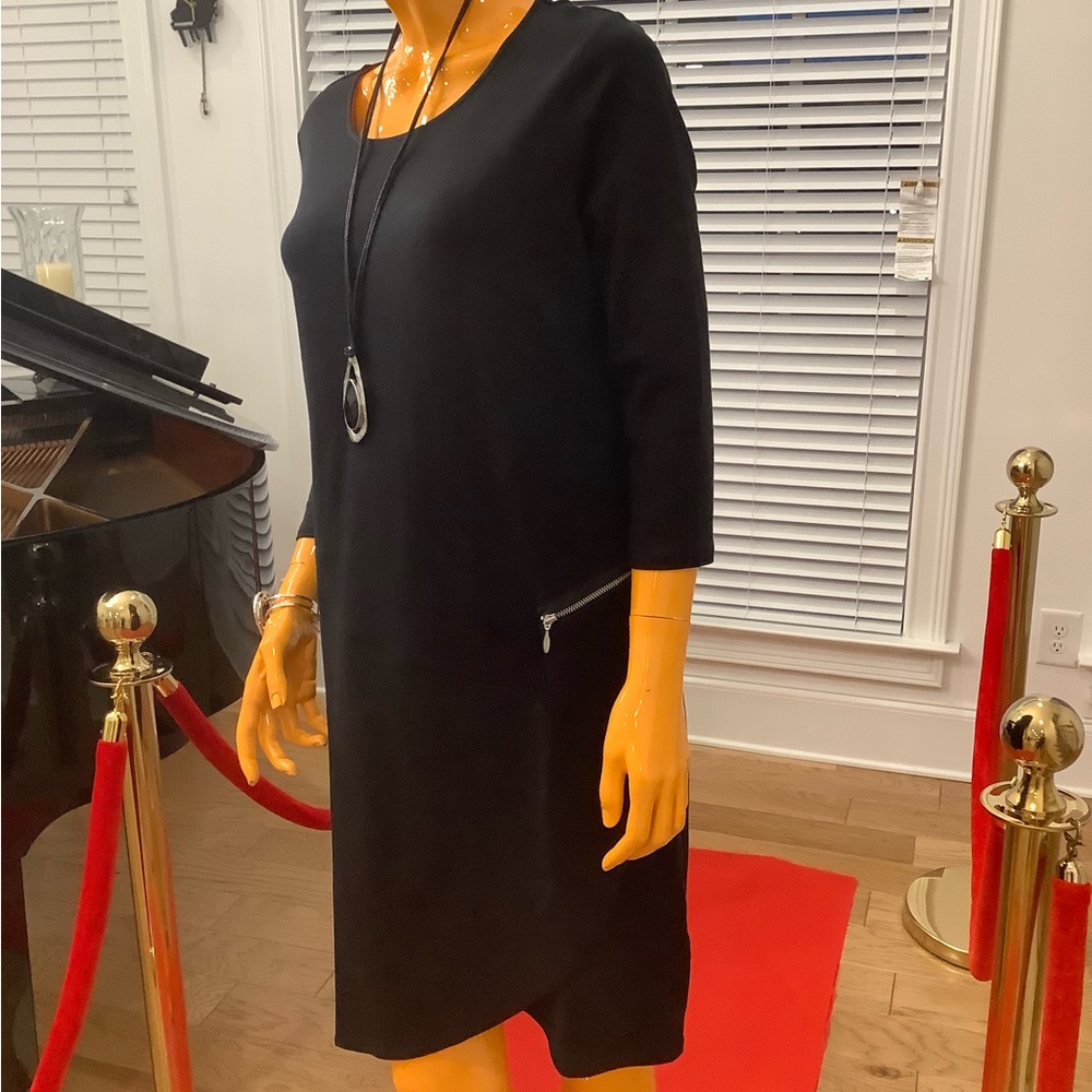 Dress - Picture 3 of 4